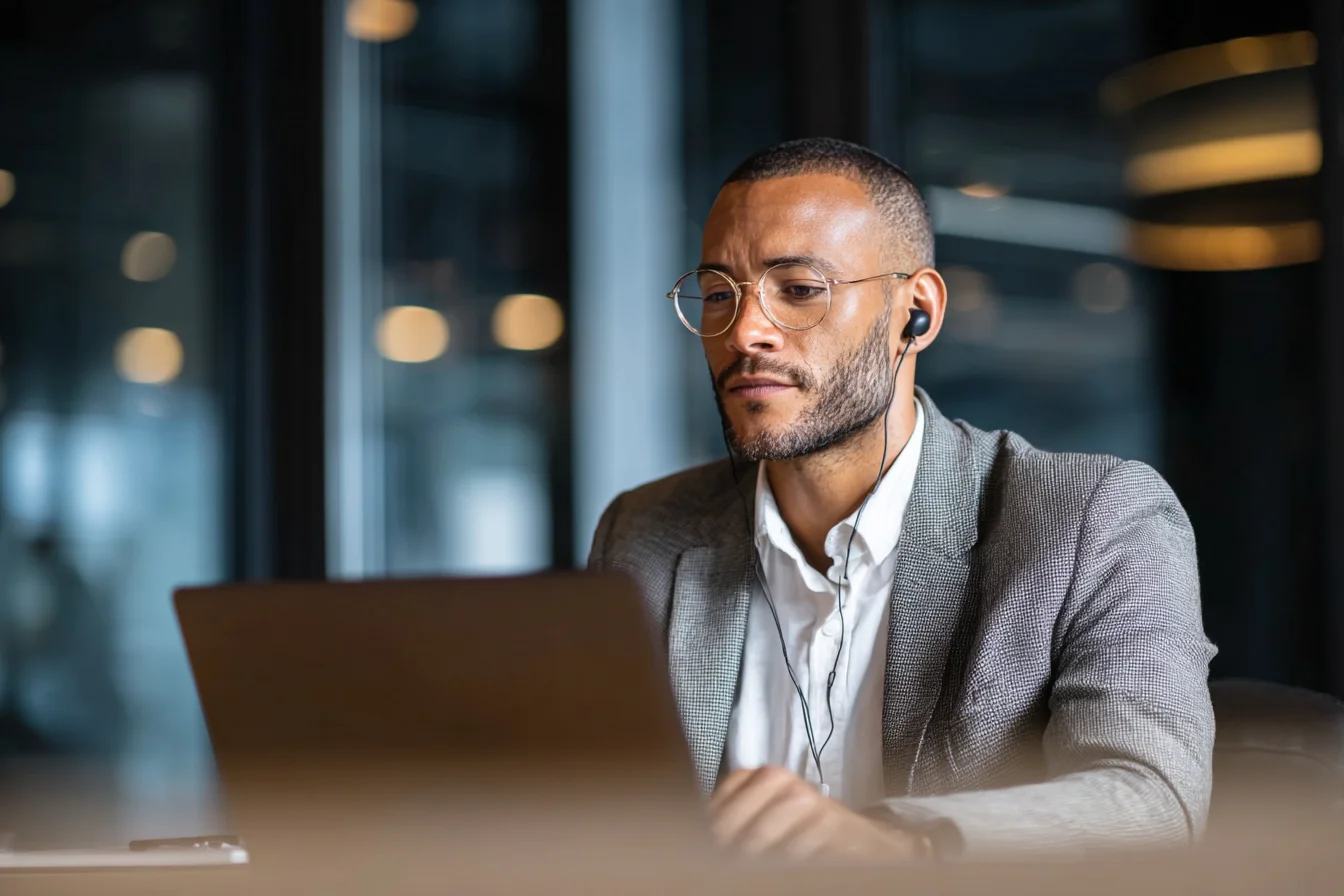 Scale Your Business Without Hiring: Leverage Intelligent Assistants